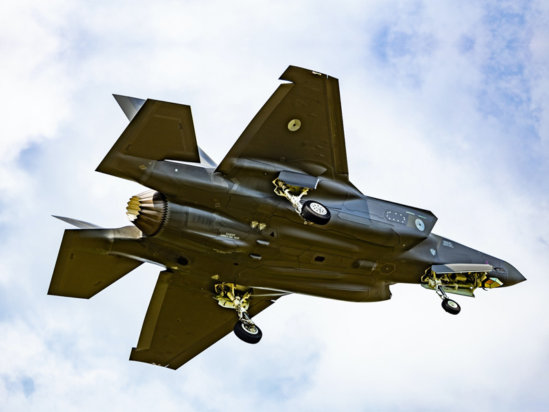 Sans attendre la votation sur l’initiative « Stop F-35 », le Parlement valide l’achat des avions de combat F-35A