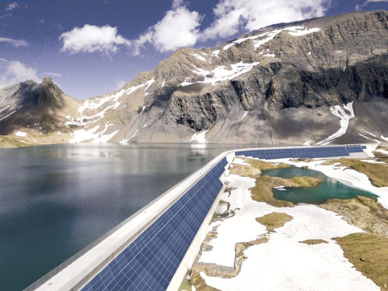 Axpo multiplie par six ses ambitions solaires en Suisse et construit la prochaine centrale solaire alpine